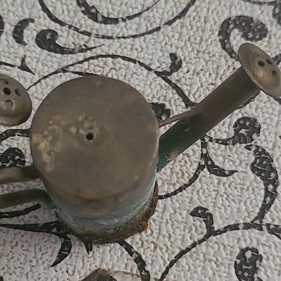 Vintage Metal Watering Cans Salt And Pepper Shakers. - Picture 5 of 9